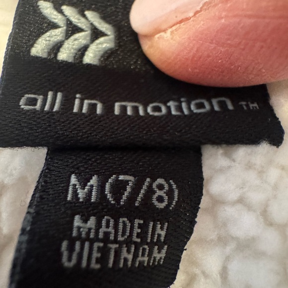 Girls Sherpa fleece size 7/8 - Picture 2 of 3